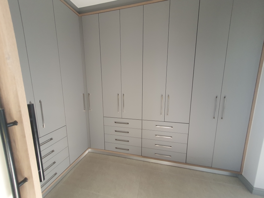 4 Bedroom Property for Sale in Oubaai Western Cape
